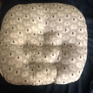 Baby lounger pillow with elephants
